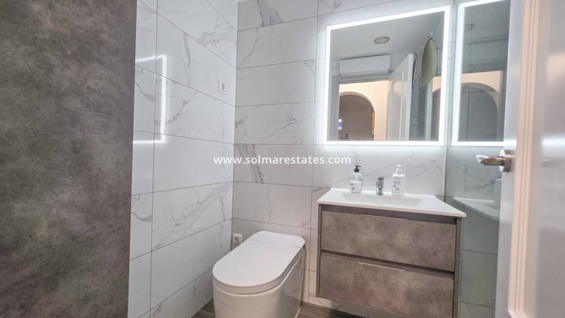 2 slaapkamer Appartement te koop in Los Montesinos met zwembad - € 135.000 (Ref: 9331291)