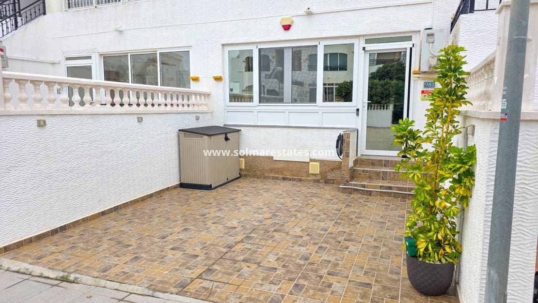 2 slaapkamer Appartement te koop in Los Montesinos met zwembad - € 135.000 (Ref: 9331291)