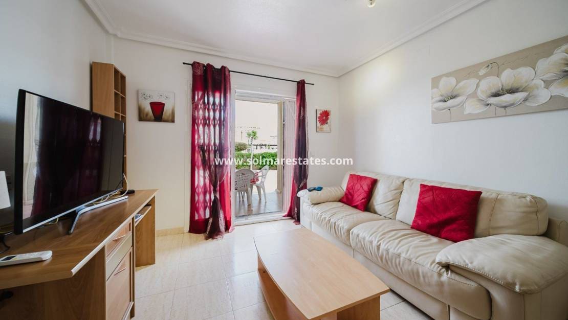 3 bedroom Apartment for sale in Playa Flamenca with pool - € 278,000 (Ref: 9332890)