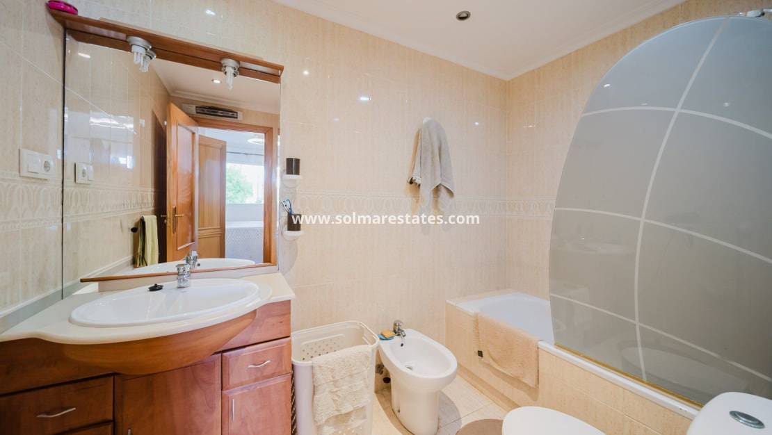 3 bedroom Apartment for sale in Playa Flamenca with pool - € 278,000 (Ref: 9332890)