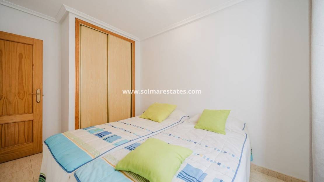 3 bedroom Apartment for sale in Playa Flamenca with pool - € 278,000 (Ref: 9332890)