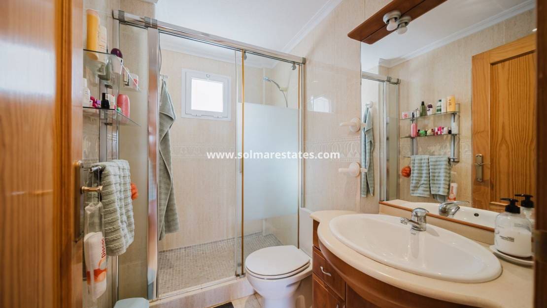 3 bedroom Apartment for sale in Playa Flamenca with pool - € 278,000 (Ref: 9332890)