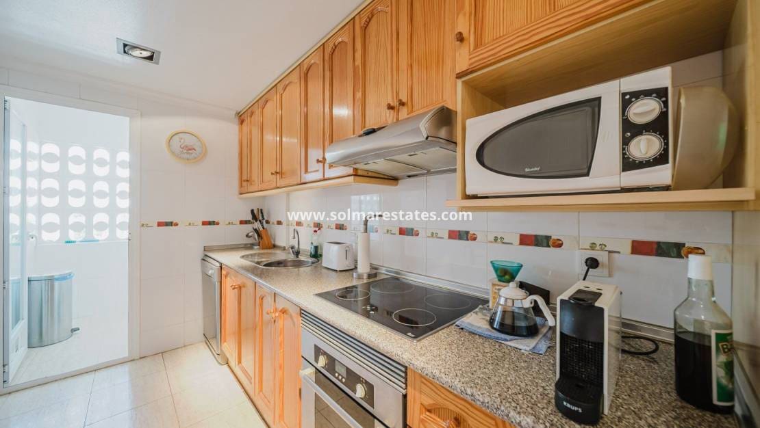 3 bedroom Apartment for sale in Playa Flamenca with pool - € 278,000 (Ref: 9332890)