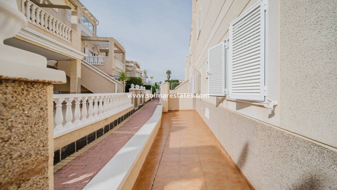 3 bedroom Apartment for sale in Playa Flamenca with pool - € 278,000 (Ref: 9332890)