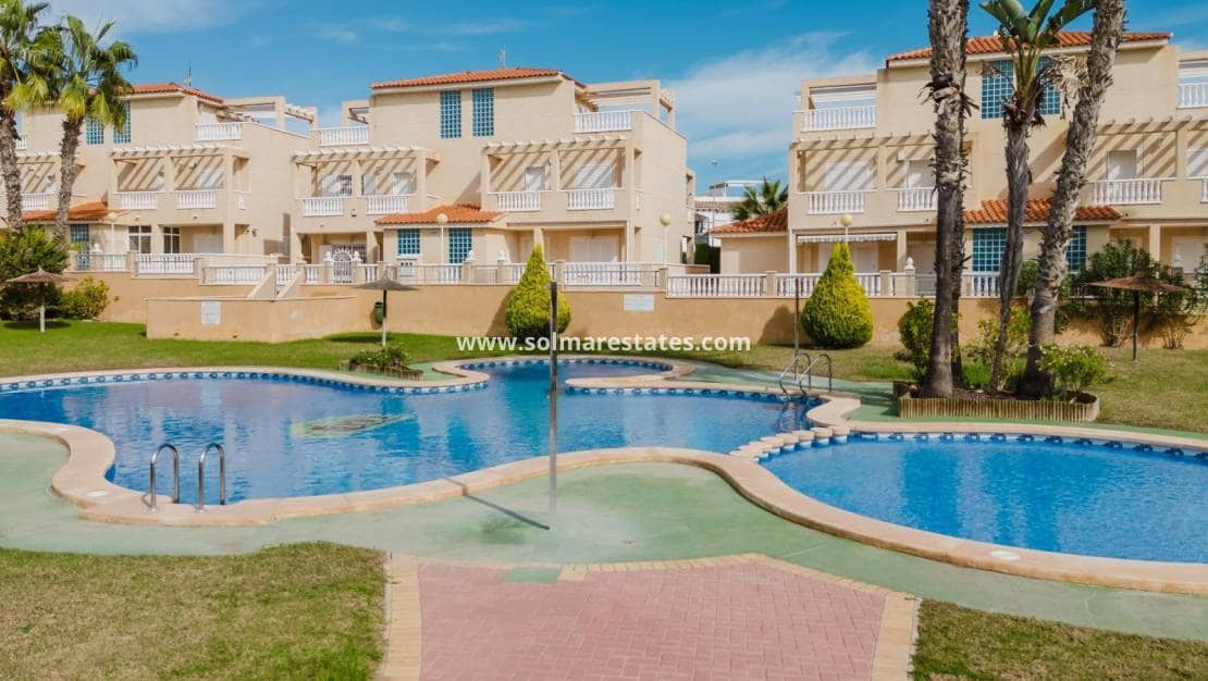 3 bedroom Apartment for sale in Playa Flamenca with pool - € 278,000 (Ref: 9332890)