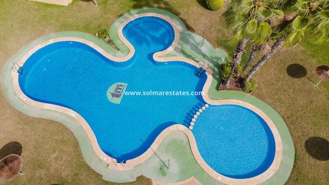 3 bedroom Apartment for sale in Playa Flamenca with pool - € 278,000 (Ref: 9332890)