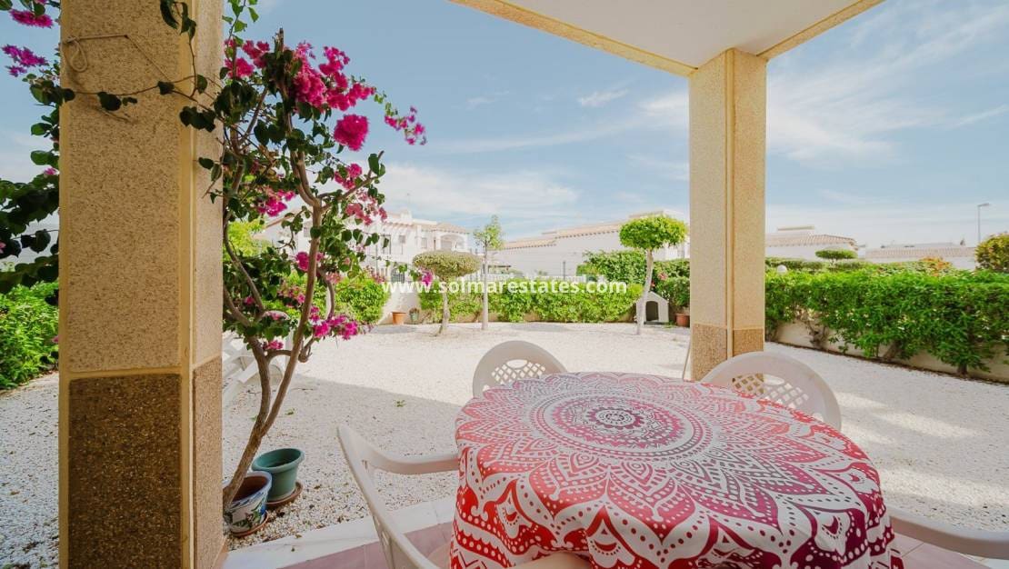 3 bedroom Apartment for sale in Playa Flamenca with pool - € 278,000 (Ref: 9332890)