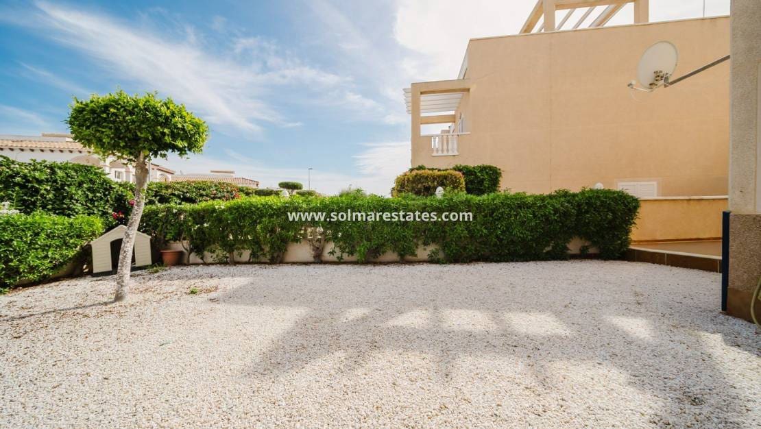 3 bedroom Apartment for sale in Playa Flamenca with pool - € 278,000 (Ref: 9332890)