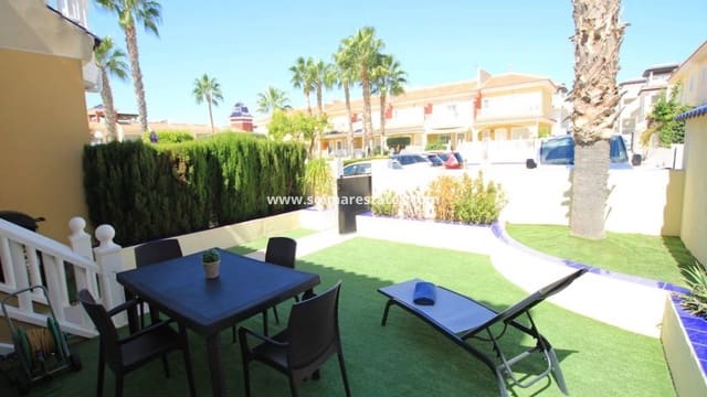 2 quarto Moradia Geminada para venda em Doña Pepa, Rojales com piscina - 225 000 € (Ref: 9341728)