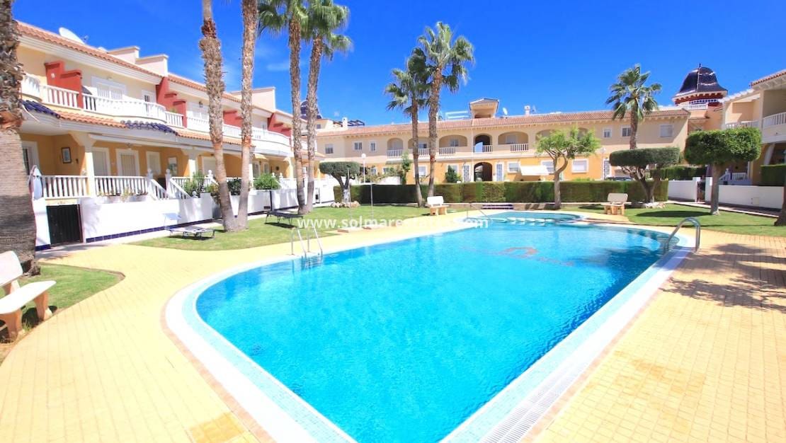 2 quarto Moradia Geminada para venda em Dona Pepa com piscina - 225 000 € (Ref: 9341728)