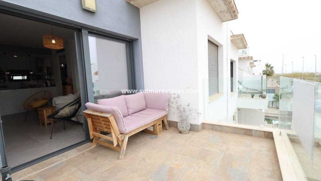 2 bedroom Apartment for sale in Pilar de la Horadada with pool - € 223,000 (Ref: 9341731)