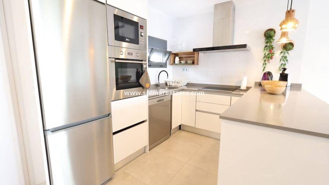 2 bedroom Apartment for sale in Pilar de la Horadada with pool - € 223,000 (Ref: 9341731)