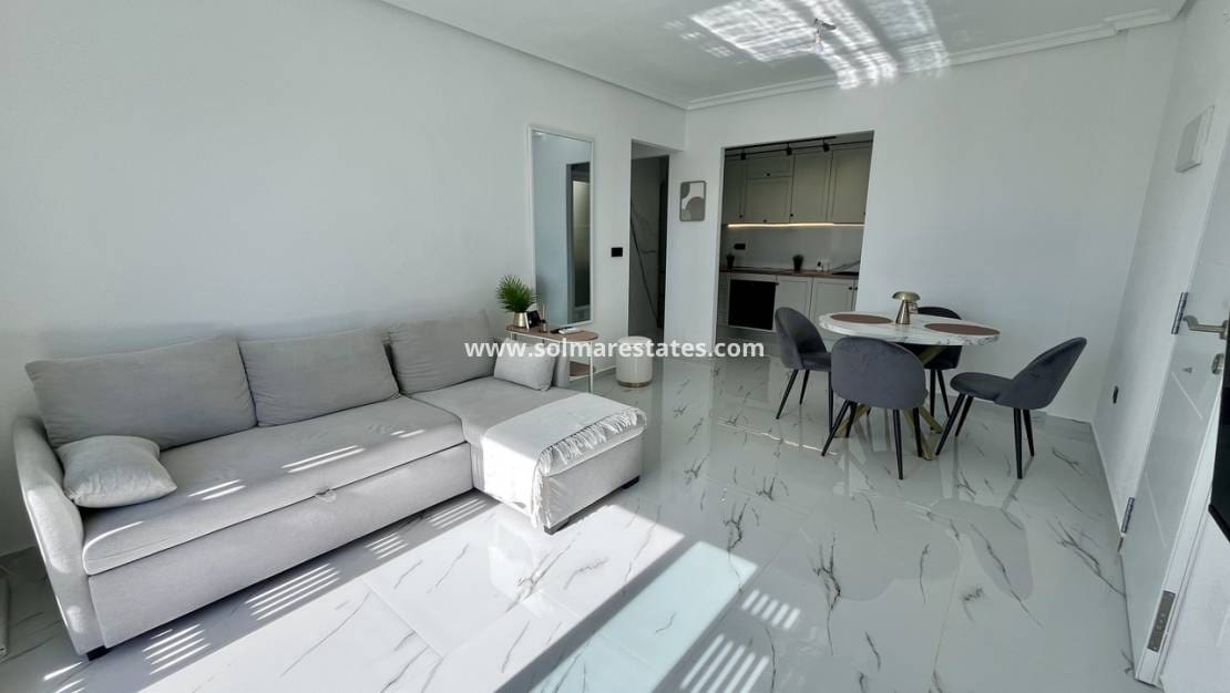 1 chambre Appartement à vendre à Playa Flamenca avec piscine - 170 000 € (Ref: 9347989)
