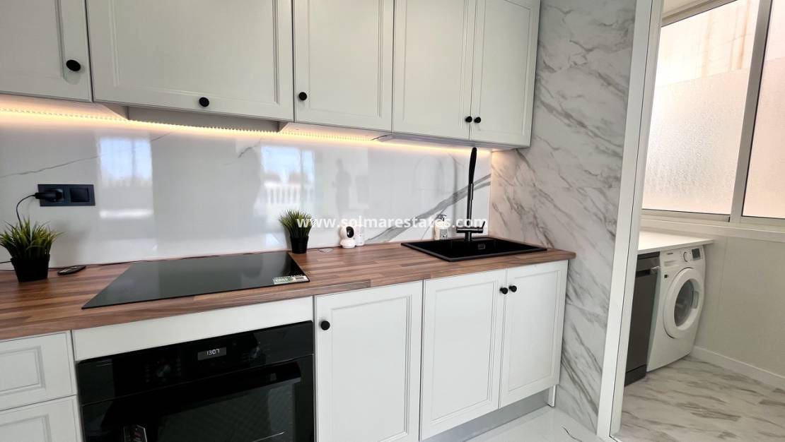 1 chambre Appartement à vendre à Playa Flamenca avec piscine - 170 000 € (Ref: 9347989)