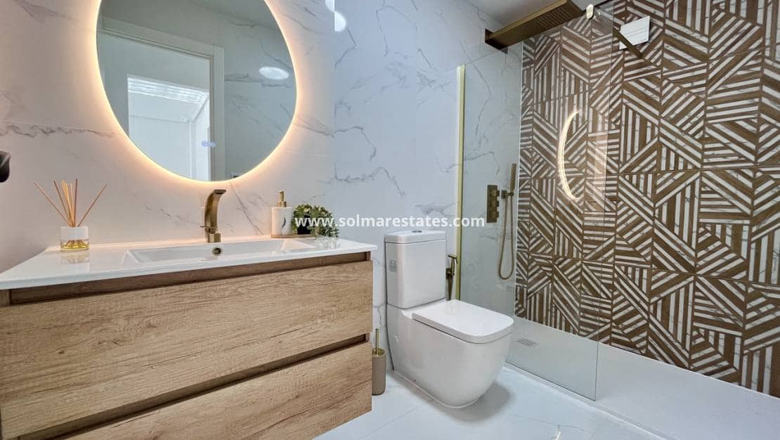 1 chambre Appartement à vendre à Playa Flamenca avec piscine - 170 000 € (Ref: 9347989)