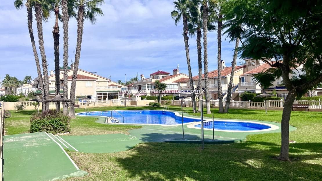 1 chambre Appartement à vendre à Playa Flamenca avec piscine - 170 000 € (Ref: 9347989)