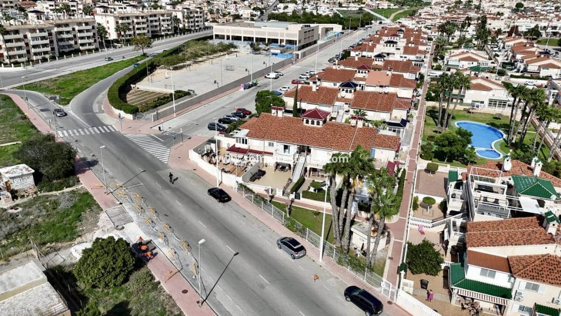 1 chambre Appartement à vendre à Playa Flamenca avec piscine - 170 000 € (Ref: 9347989)