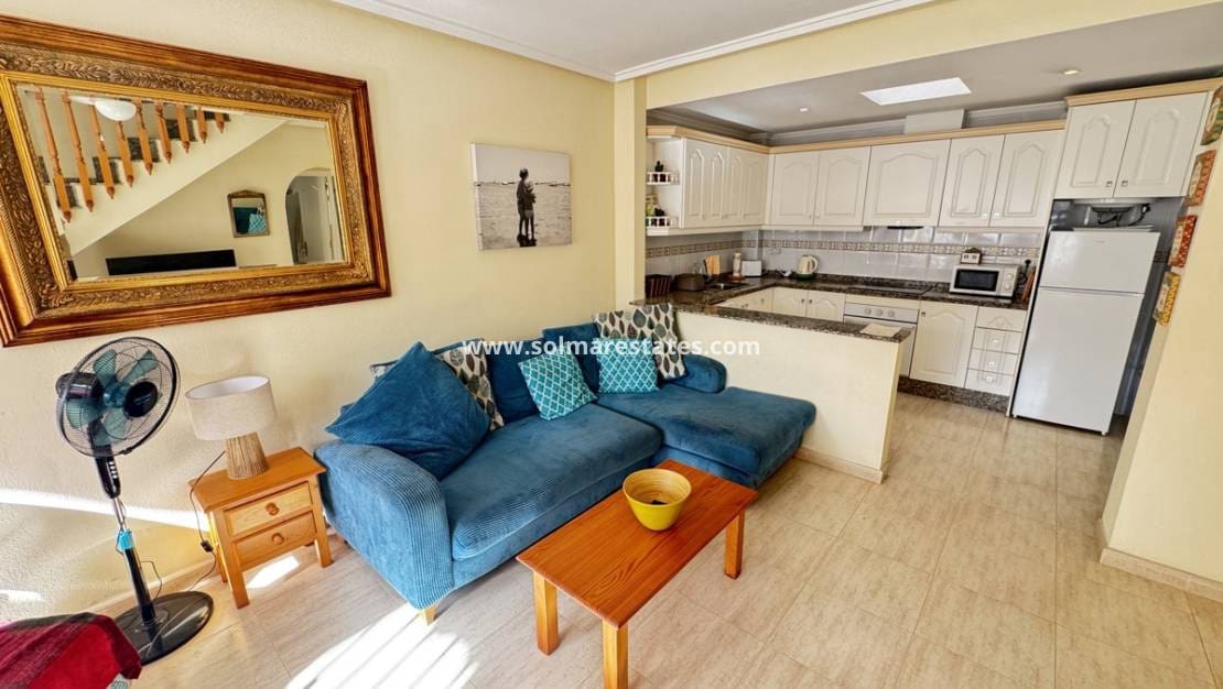 3 bedroom Townhouse for sale in Villamartin with pool - € 199,995 (Ref: 9350004)