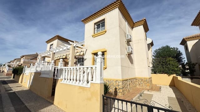 3 bedroom Townhouse for sale in Villamartin, Orihuela with pool - € 199,995 (Ref: 9350004)