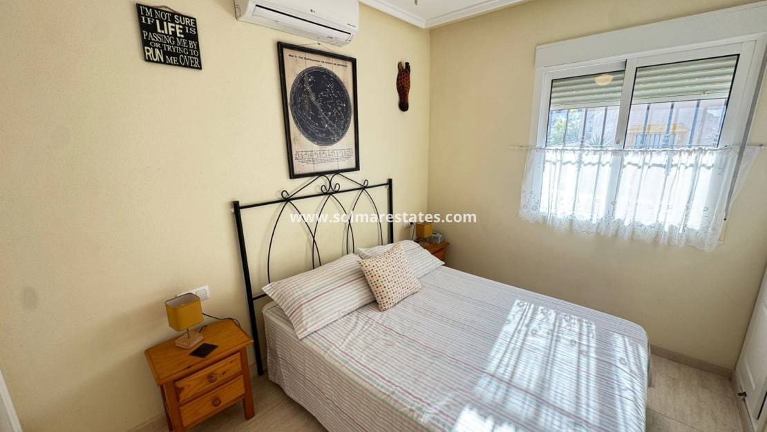 3 bedroom Townhouse for sale in Villamartin with pool - € 199,995 (Ref: 9350004)