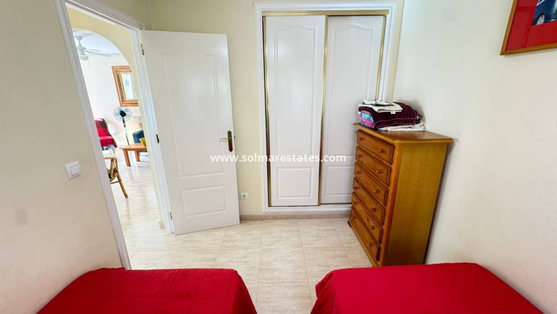 3 bedroom Townhouse for sale in Villamartin with pool - € 199,995 (Ref: 9350004)