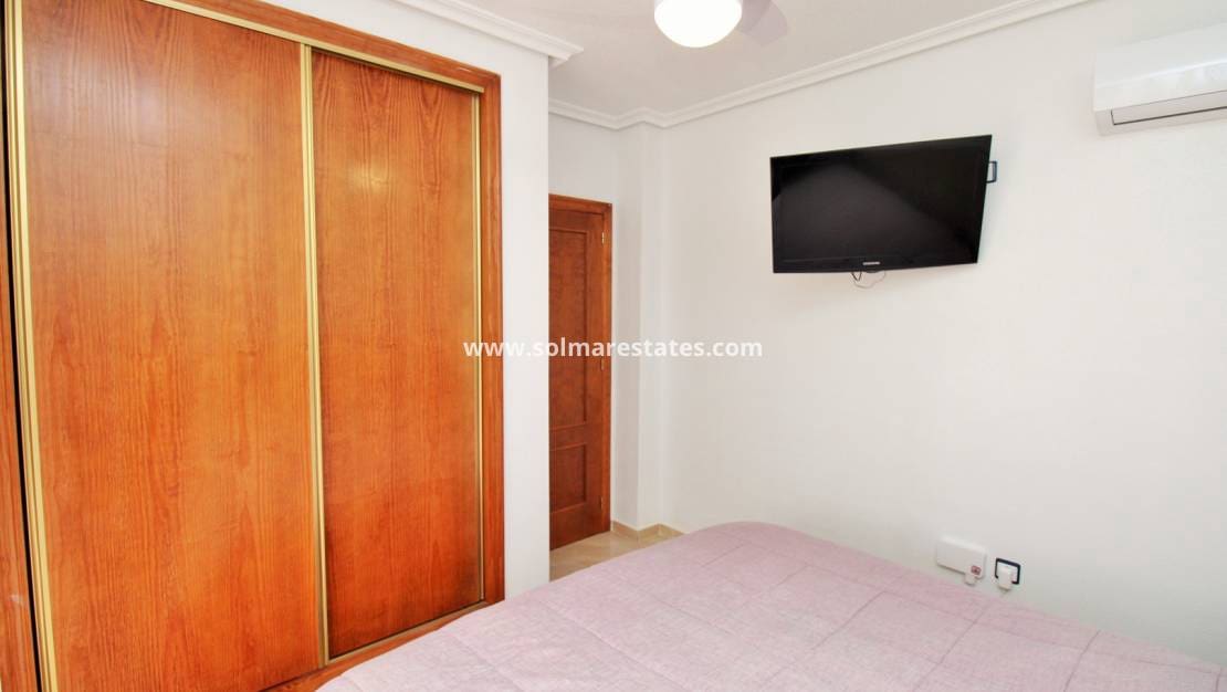 4 camera da letto Villetta Bifamiliare in vendita in San Miguel de Salinas con piscina - 239.995 € (Rif: 9352125)