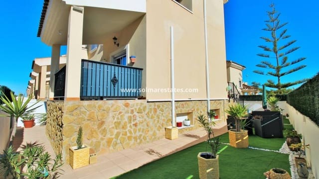 4 camera da letto Villetta Bifamiliare in vendita in San Miguel de Salinas con piscina - 239.995 € (Rif: 9352125)