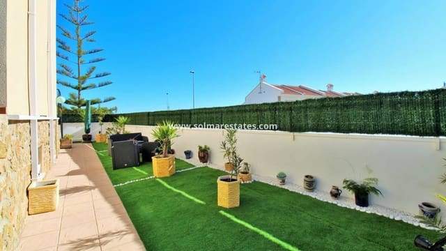 4 camera da letto Villetta Bifamiliare in vendita in San Miguel de Salinas con piscina - 239.995 € (Rif: 9352125)