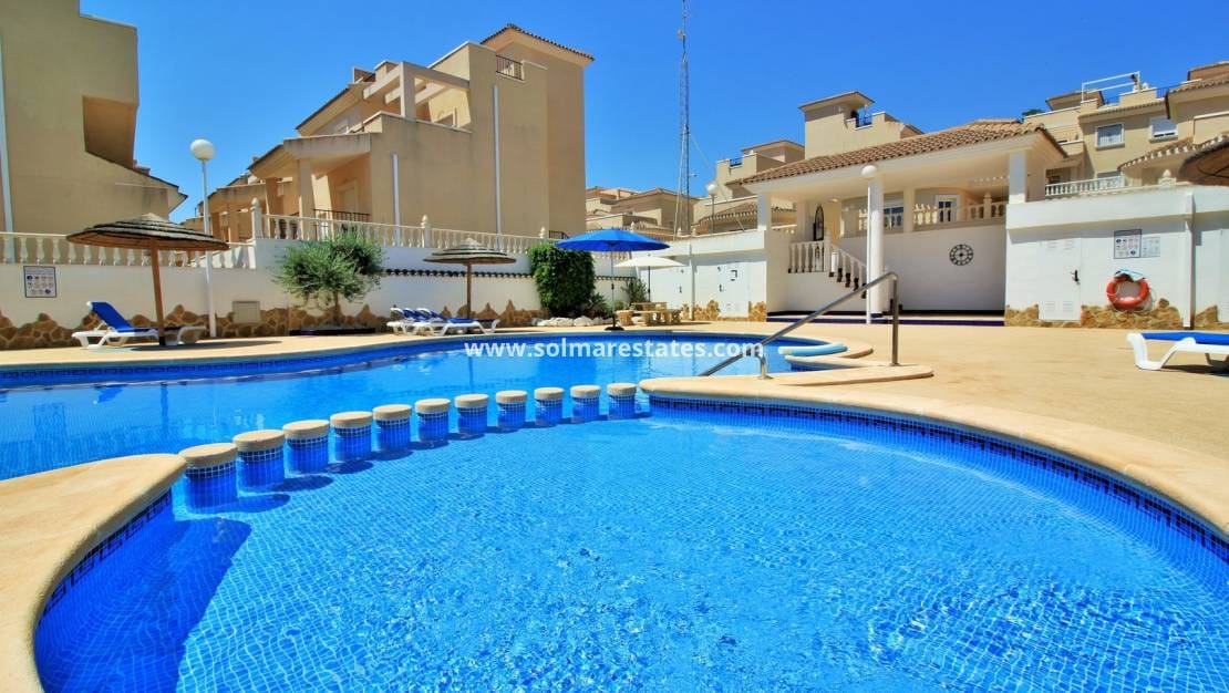 4 camera da letto Villetta Bifamiliare in vendita in San Miguel de Salinas con piscina - 239.995 € (Rif: 9352125)