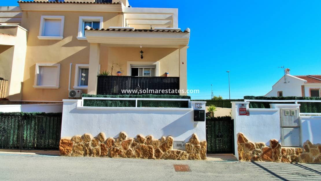 4 camera da letto Villetta Bifamiliare in vendita in San Miguel de Salinas con piscina - 239.995 € (Rif: 9352125)