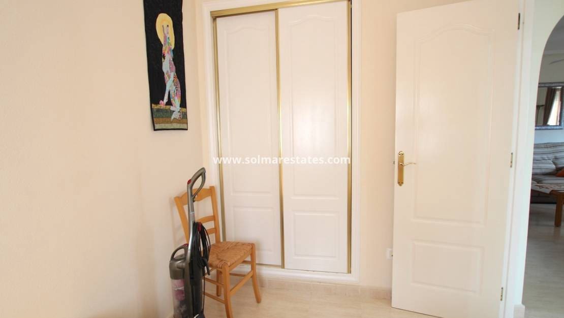 3 chambre Maison de Ville à vendre à Villamartin avec piscine - 215 000 € (Ref: 9353942)