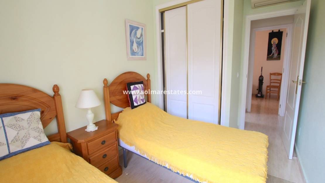 3 chambre Maison de Ville à vendre à Villamartin avec piscine - 215 000 € (Ref: 9353942)