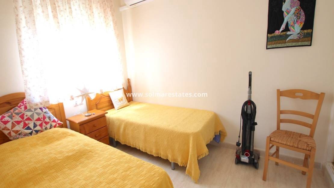 3 chambre Maison de Ville à vendre à Villamartin avec piscine - 215 000 € (Ref: 9353942)