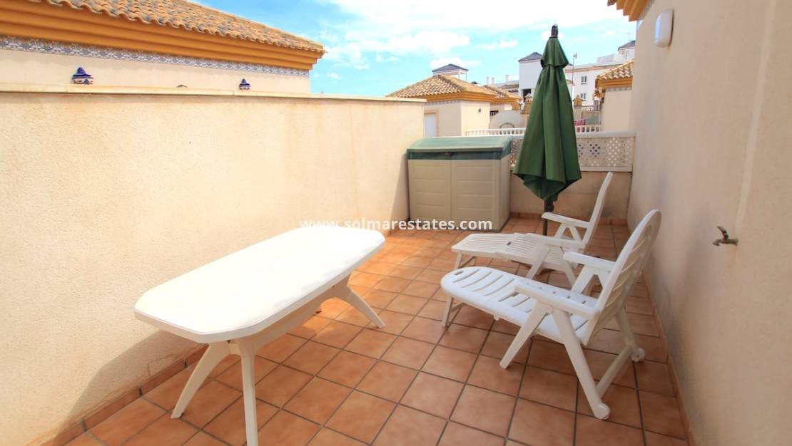 3 chambre Maison de Ville à vendre à Villamartin avec piscine - 215 000 € (Ref: 9353942)