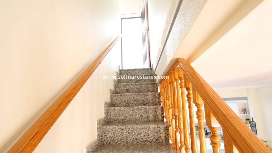 3 chambre Maison de Ville à vendre à Villamartin avec piscine - 215 000 € (Ref: 9353942)