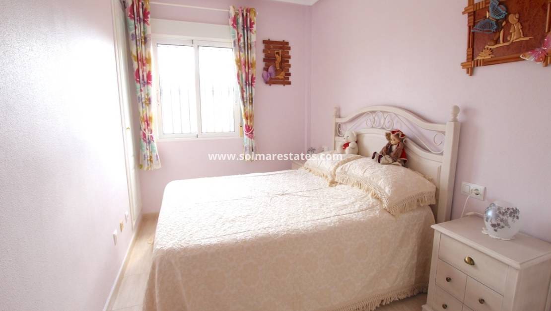 3 chambre Maison de Ville à vendre à Villamartin avec piscine - 215 000 € (Ref: 9353942)