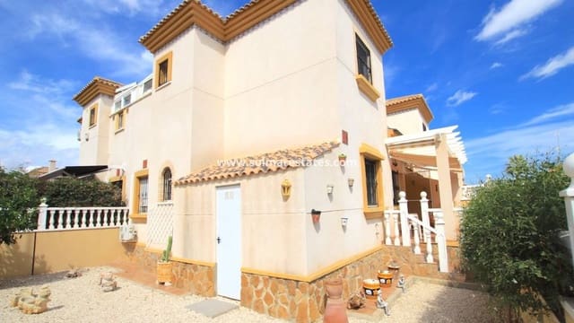 3 bedroom Townhouse for sale in Villamartin, Orihuela with pool - € 215,000 (Ref: 9353942)
