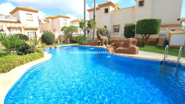 3 bedroom Townhouse for sale in Villamartin, Orihuela with pool - € 215,000 (Ref: 9353942)