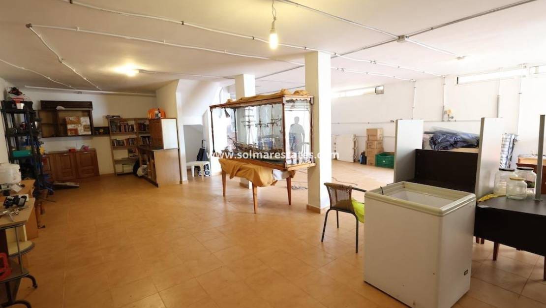 Chalet de 4 habitaciones en Playa Flamenca en venta con piscina - 565.000 € (Ref: 9354109)