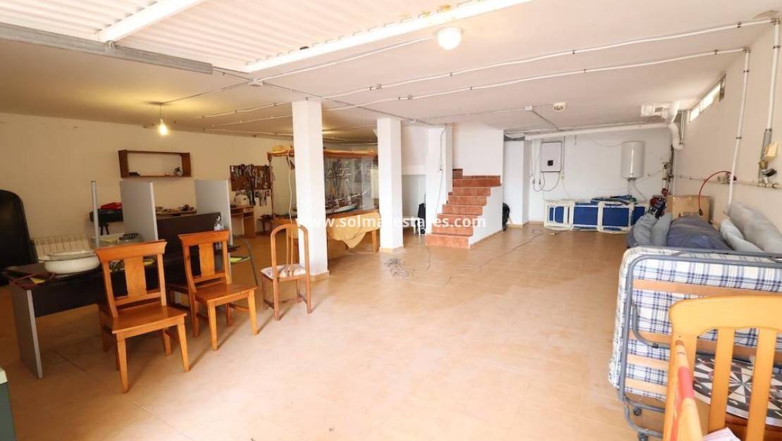 Chalet de 4 habitaciones en Playa Flamenca en venta con piscina - 565.000 € (Ref: 9354109)