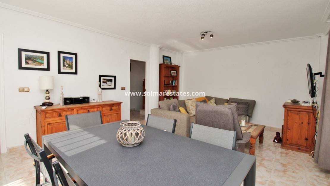 4 sovrum Villa till salu i Playa Flamenca med pool - 379 000 € (Ref: 9357490)