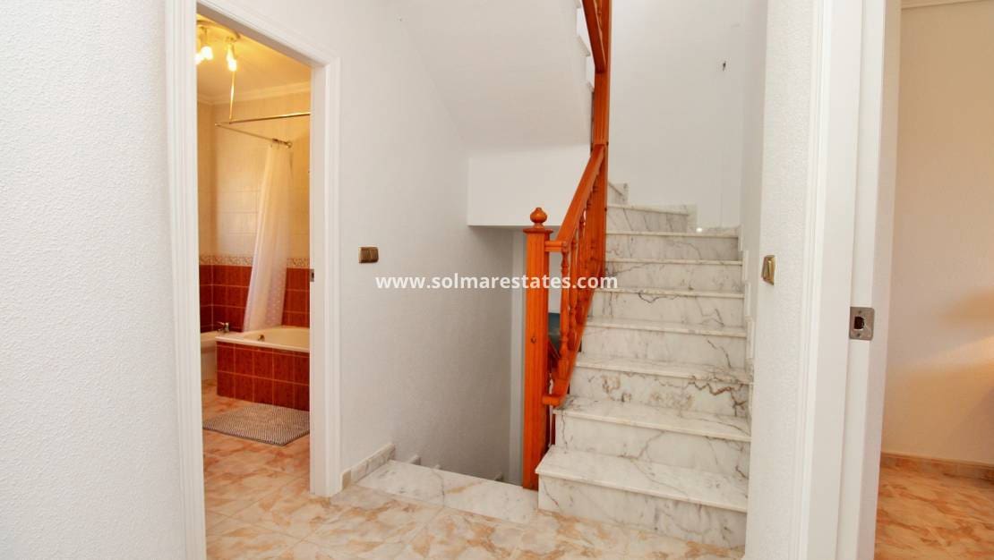 4 sovrum Villa till salu i Playa Flamenca med pool - 379 000 € (Ref: 9357490)