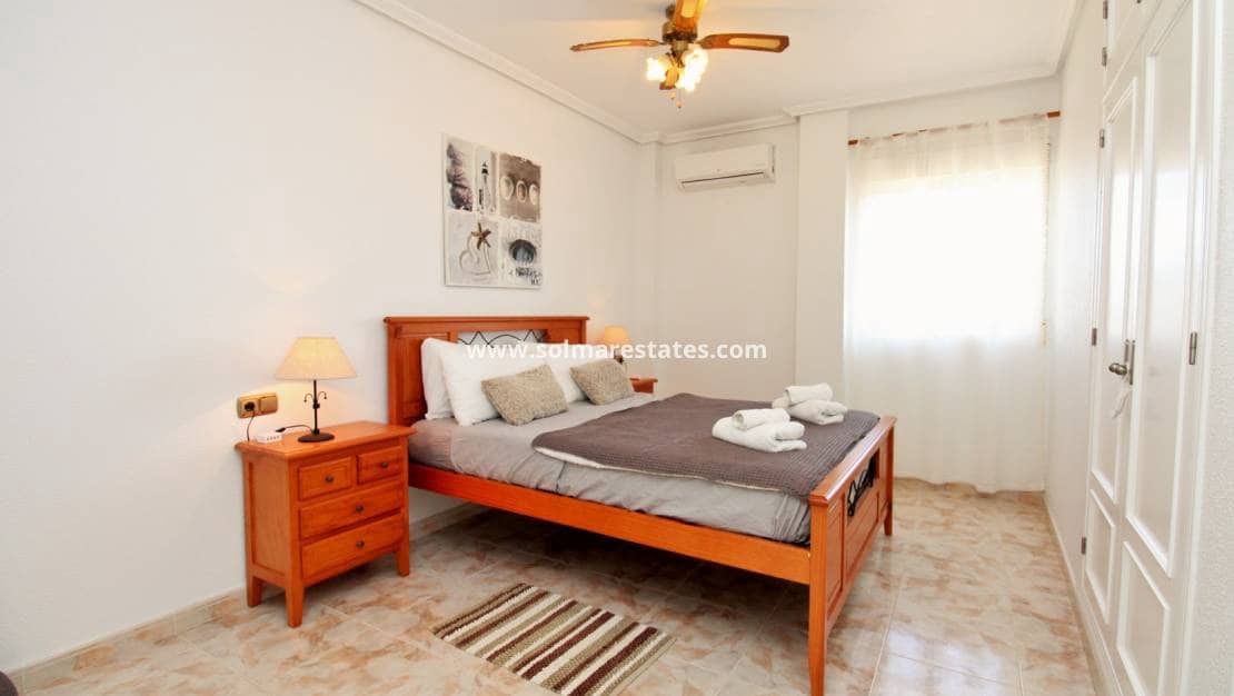 4 sovrum Villa till salu i Playa Flamenca med pool - 379 000 € (Ref: 9357490)