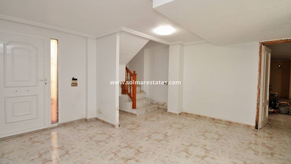 4 sovrum Villa till salu i Playa Flamenca med pool - 379 000 € (Ref: 9357490)