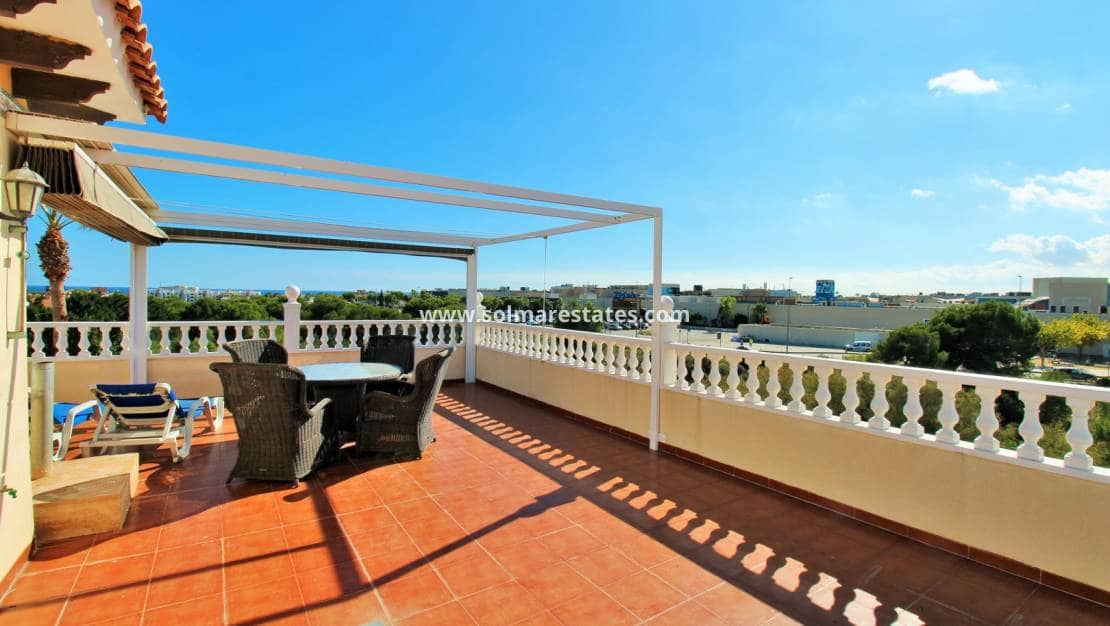 4 sovrum Villa till salu i Playa Flamenca med pool - 379 000 € (Ref: 9357490)