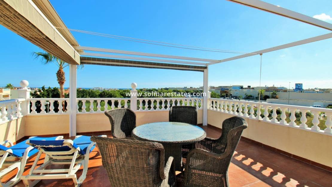 4 sovrum Villa till salu i Playa Flamenca med pool - 379 000 € (Ref: 9357490)