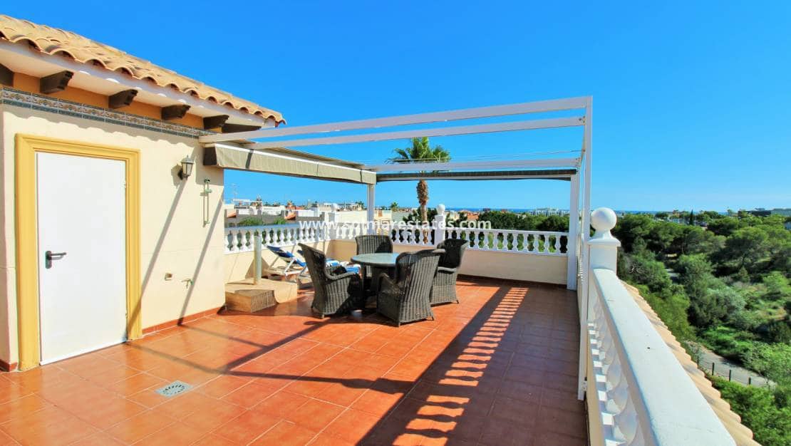 4 sovrum Villa till salu i Playa Flamenca med pool - 379 000 € (Ref: 9357490)