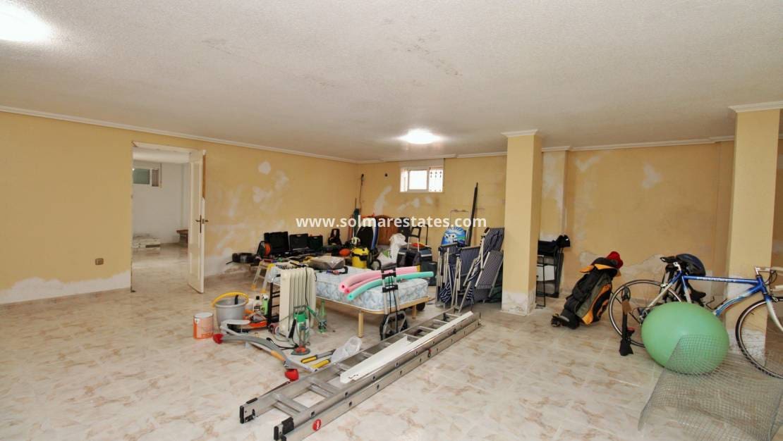 4 sovrum Villa till salu i Playa Flamenca med pool - 379 000 € (Ref: 9357490)