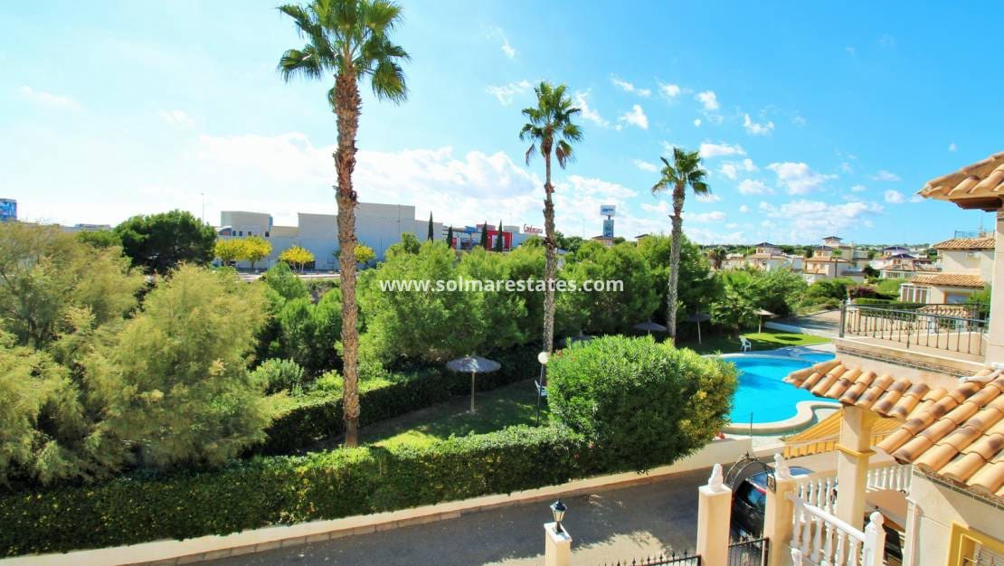 4 sovrum Villa till salu i Playa Flamenca med pool - 379 000 € (Ref: 9357490)