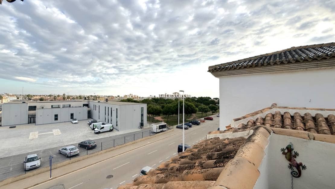 3 bedroom Apartment for sale in La Zenia with pool - € 204,900 (Ref: 9363009)